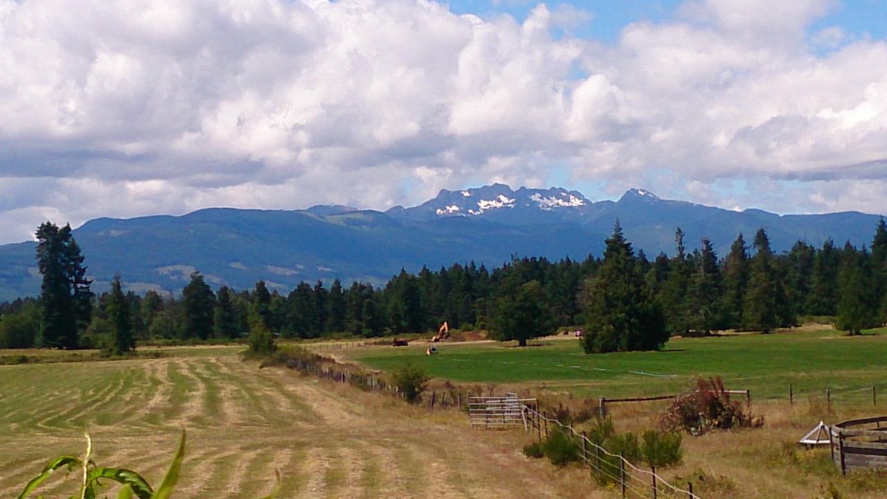 Paradise Acres Ranch Nanoose Bay Экстерьер фото