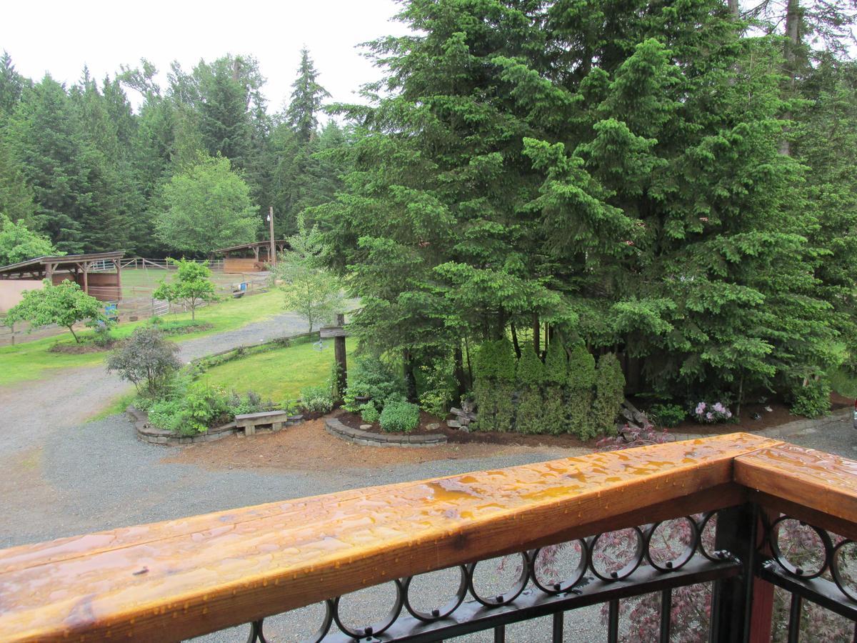 Paradise Acres Ranch Nanoose Bay Экстерьер фото