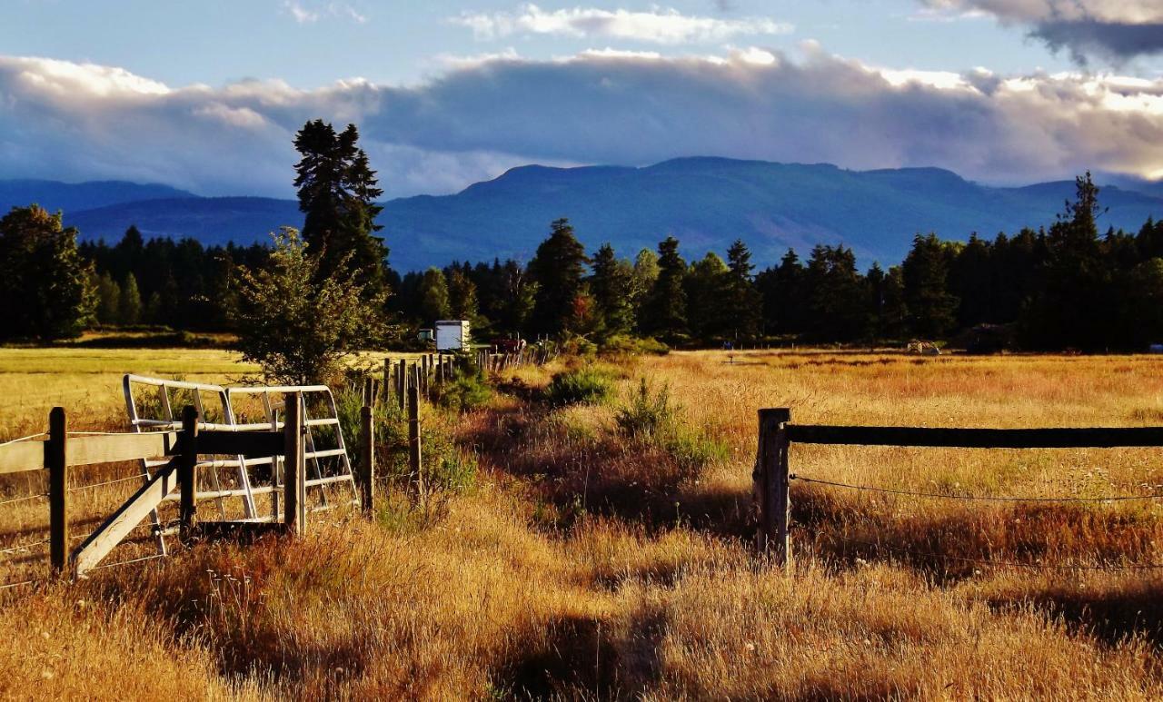 Paradise Acres Ranch Nanoose Bay Экстерьер фото